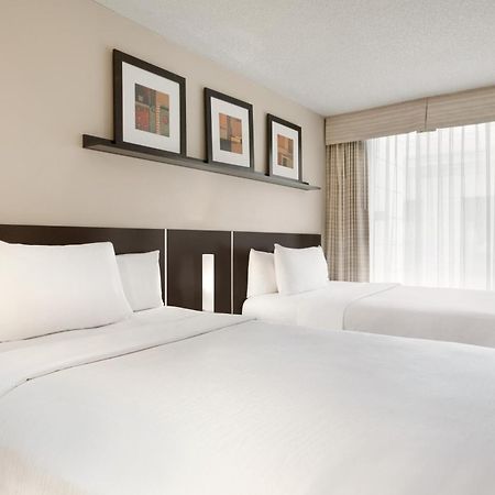 Embassy Suites By Hilton - Montreal Zewnętrze zdjęcie