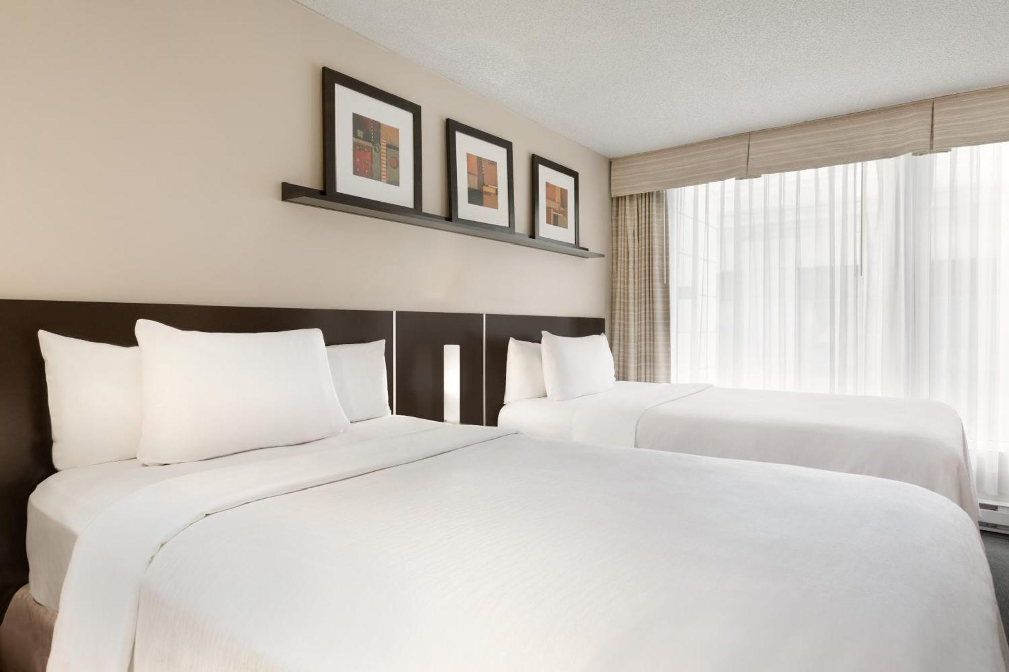 Embassy Suites By Hilton - Montreal Zewnętrze zdjęcie