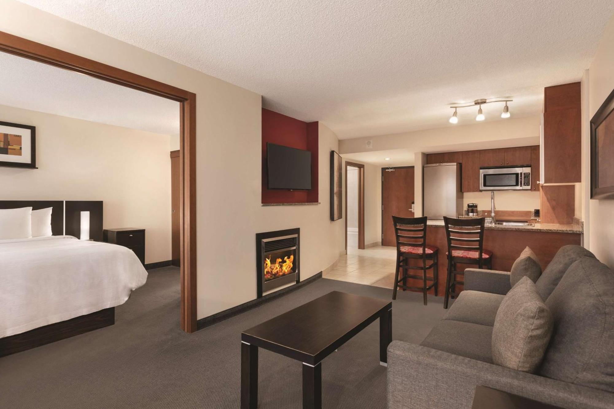 Embassy Suites By Hilton - Montreal Zewnętrze zdjęcie