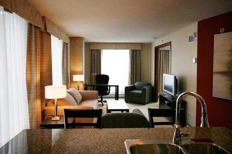 Embassy Suites By Hilton - Montreal Zewnętrze zdjęcie